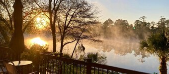 The Robin House, Newly Furnished Lake Retreat Near Tybee Island & Savannah