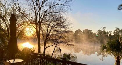The Robin House, Newly Furnished Lake Retreat Near Tybee Island & Savannah