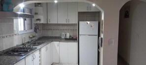 Micro-ondes, four, grille-pain, cuiseur de riz