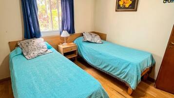 Standard-Haus, 3 Schlafzimmer, 2 Bäder | 3 Schlafzimmer, Bügeleisen/Bügelbrett, kostenloses WLAN, Bettwäsche