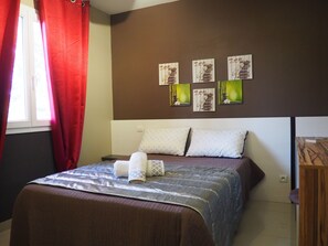 2 habitaciones, tabla de planchar con plancha y wifi gratis 