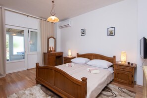 2 habitaciones, tabla de planchar con plancha y wifi gratis 
