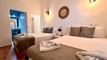 5 bedrooms, in-room safe, WiFi, bed sheets