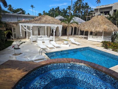 Superb villa 80 metres from Bonita beach