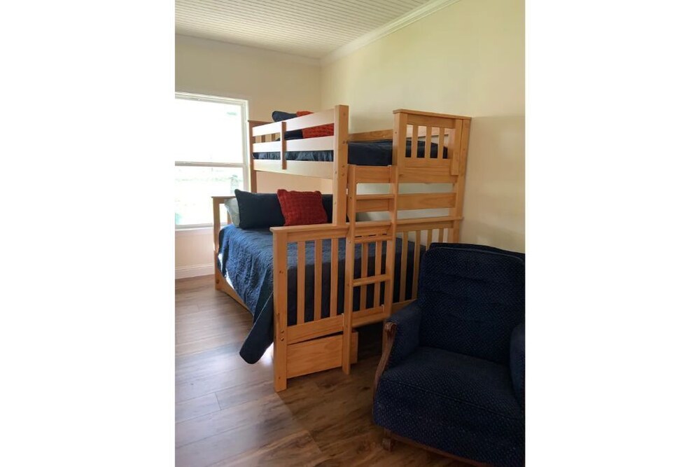 McCrary Country Cottage Howard County Vrbo