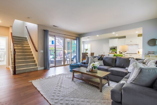 Télévision, cheminée