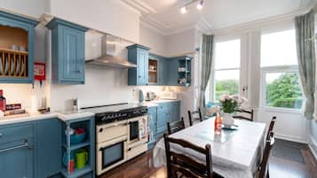 Frigorifero, forno, lavastoviglie, tostapane