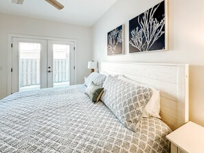 5 Schlafzimmer, Schreibtisch, Bügeleisen/Bügelbrett, kostenloses WLAN
