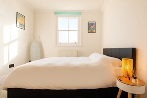 2 makuuhuonetta, silitysrauta/-lauta, ilmainen Wi-Fi, vuodevaatteet