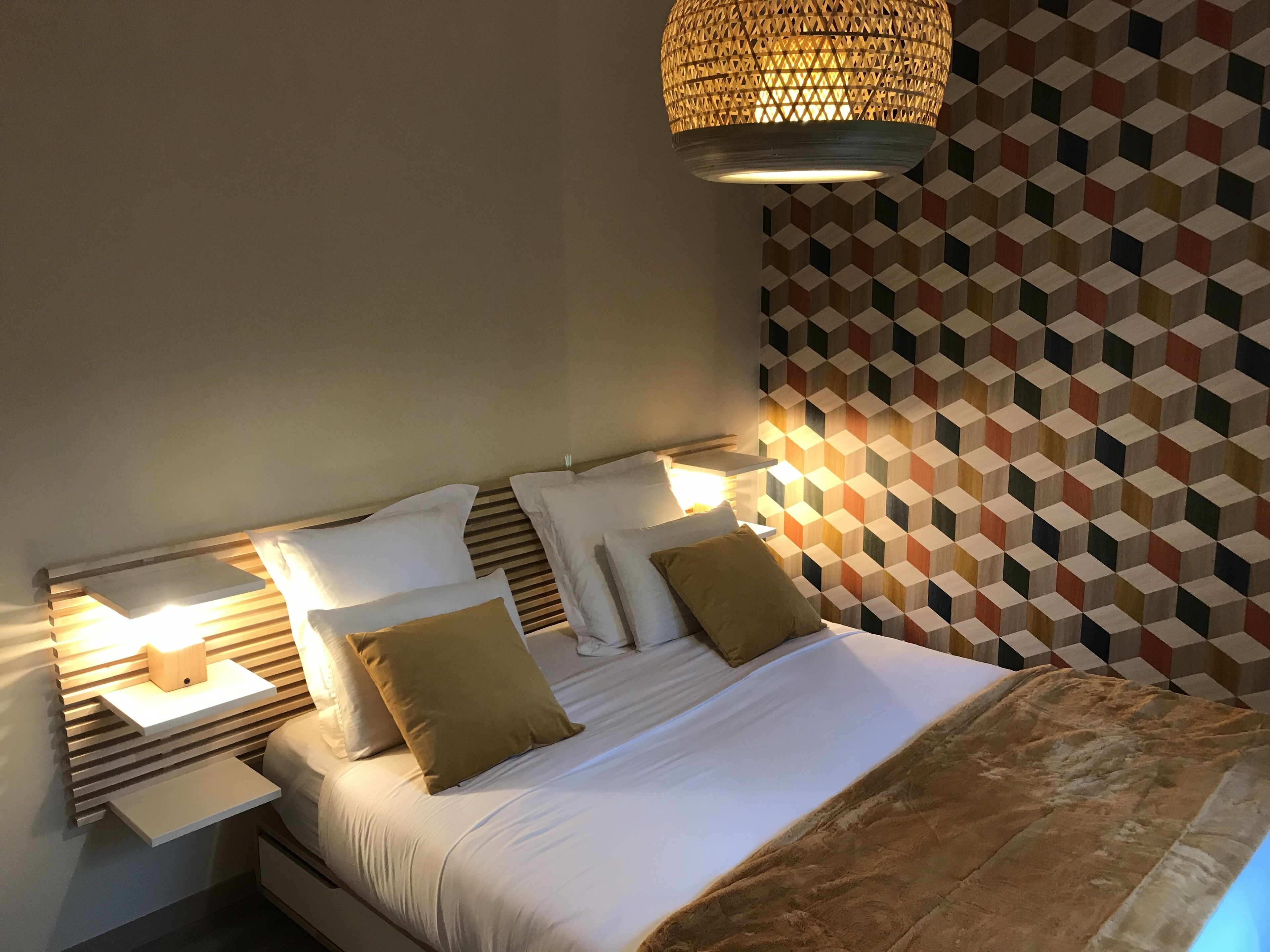 1 chambre, bureau, fer et planche à repasser, Wi-Fi gratuit