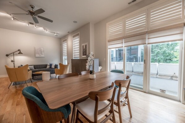 Luxury Condo | Dining room