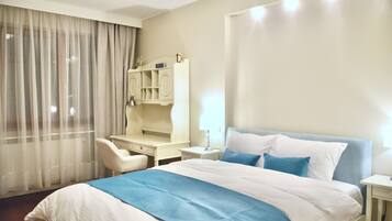 Comfort Villa | 4 bedrooms, in-room safe, desk, laptop workspace
