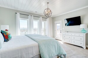 7 soveværelser, skrivebord, strygejern/strygebræt, weekendseng