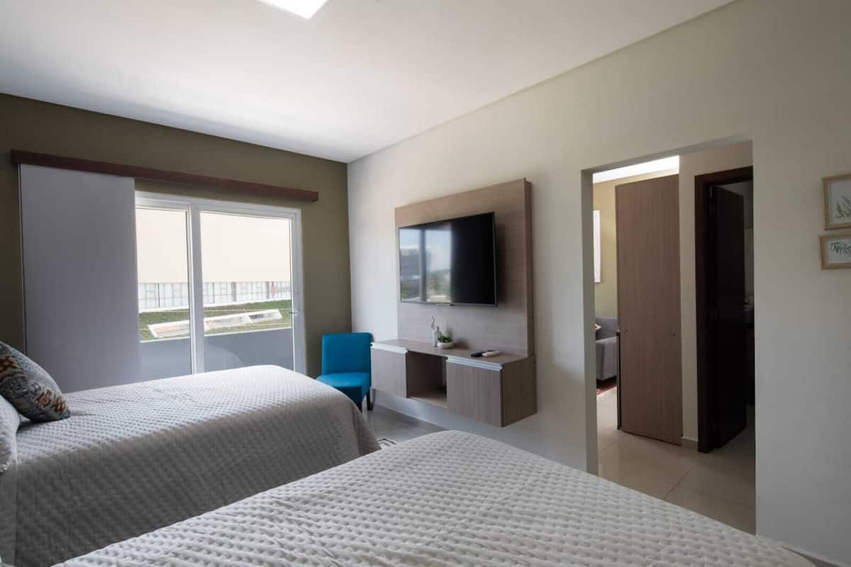 Suite Familiale | 1 chambre, literie hypoallergénique, couette en duvet d'oie, bureau