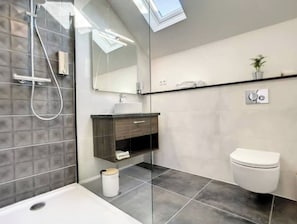 Suihku, ympÀristöystÀvÀlliset hygieniatuotteet, hiustenkuivaaja