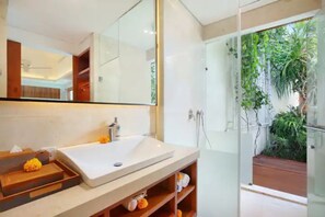 Bathroom - SK1001 - Smart 1 Bedroom Villa nr Seminyak/Canggu (Kecamatan Kuta Utara)