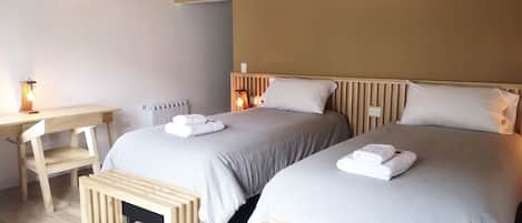 Superior-Doppel- oder -Zweibettzimmer
