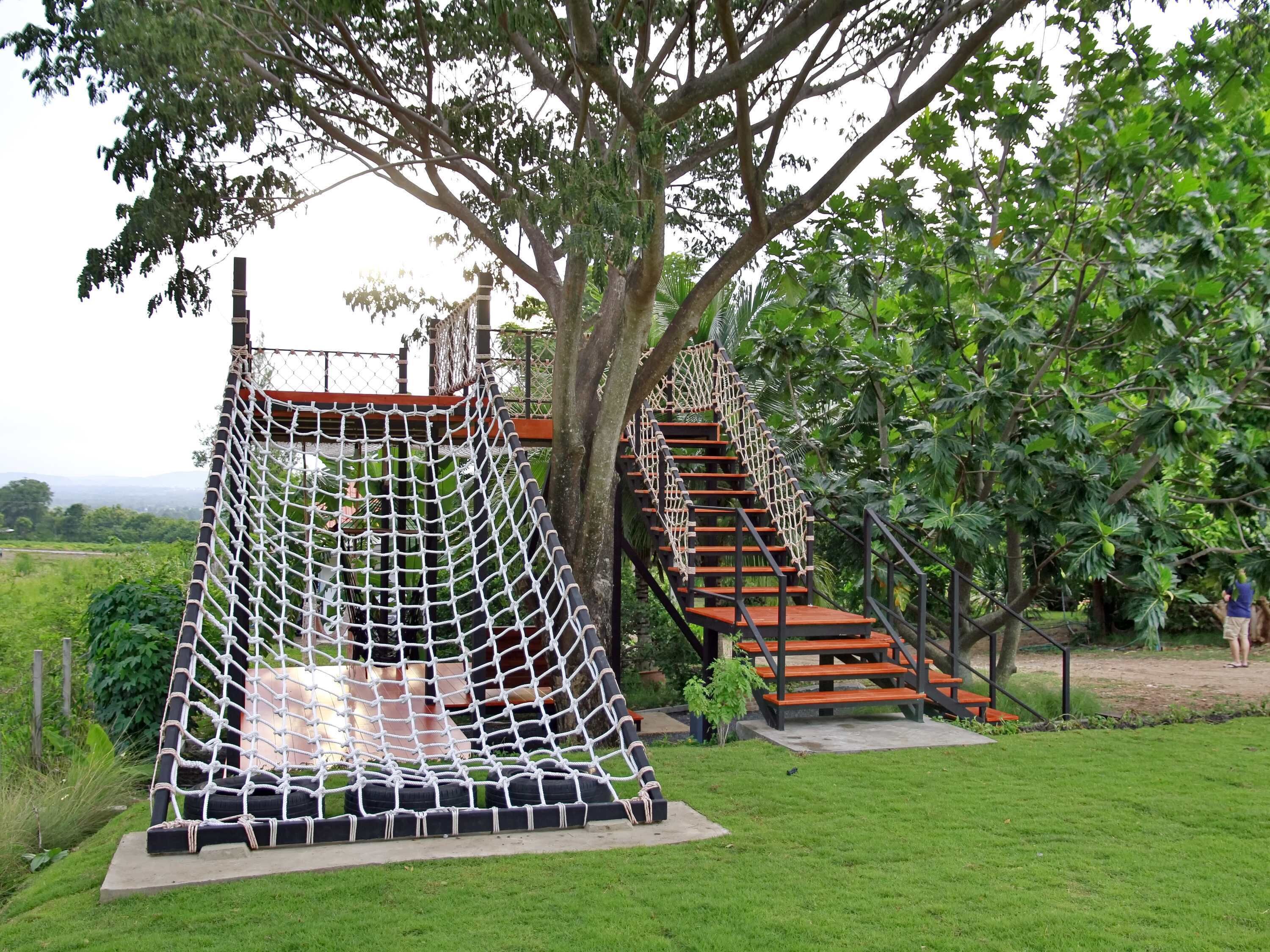 Tempat bermain anak - outdoor