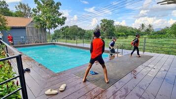 6 piscines extérieures