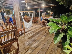 Family dining - Tantai Eco Farm Stay at Khao Yai (Pak Chong)