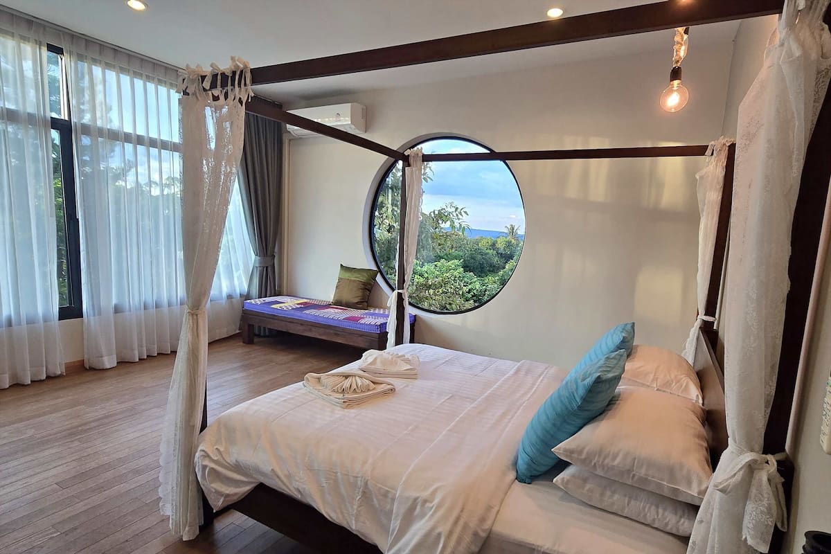 Deluxe Room | Free WiFi, bed sheets