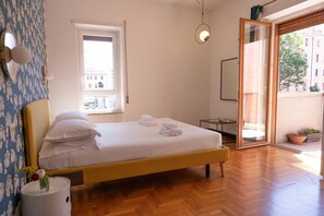 2 soverom, skrivebord, strykejern/-brett og wi-fi