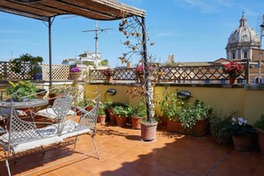 Outdoor dining - TrastevereHome - Attic Terrace Center of Rome Baroque (Roma)