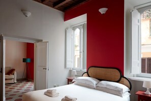 1 chambre, matelas mémoire de forme, fer et planche à repasser