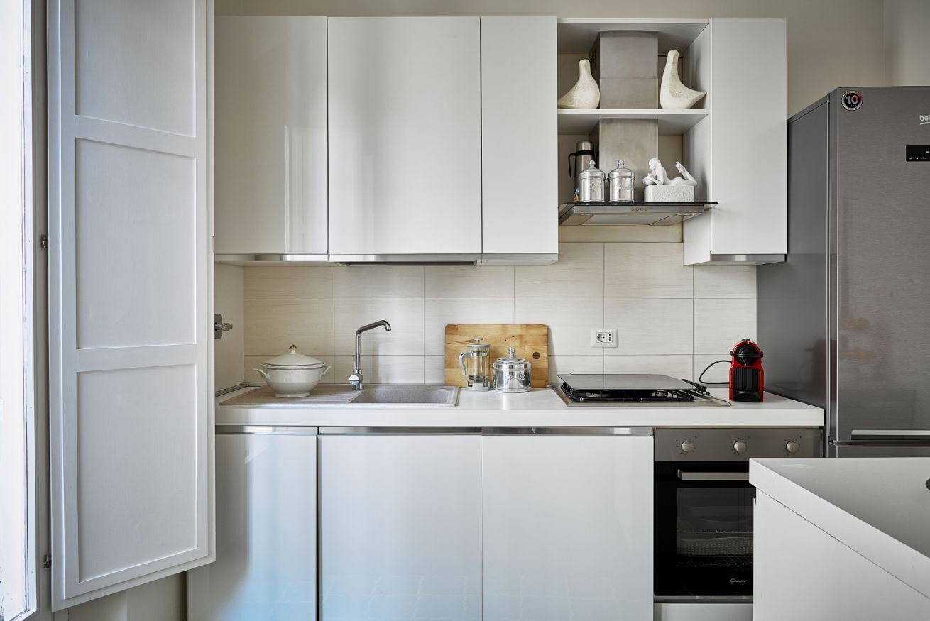 Fridge, oven, stovetop, dishwasher
