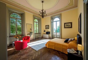 14 室のベッドルーム、セーフティボックス (室内)、アイロン / アイロン台、旅行用ベビーベッド