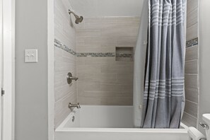 Bathroom - Carolina Reef 802 - Oceanfront, Pool, Hot Tub - Sleeps 4 (North Myrtle Beach)