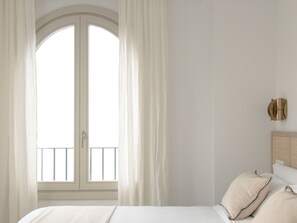 2 bedrooms, iron/ironing board, Internet, bed sheets