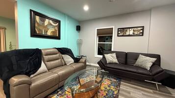 Smart TV, Netflix, streaming services