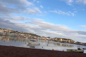Beach - Family (sleeps 7) & Pet Friendly Cottage in Teignmouth by the beach (Teignmouth)