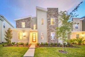 Exterior detail - Perfect 9 Bed 5 Bath Home/Games room/ Private pool (Kissimmee)