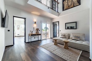 智能电视、乒乓球