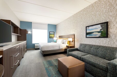 Studio Suite, 1 King Bed | Living area | Smart TV