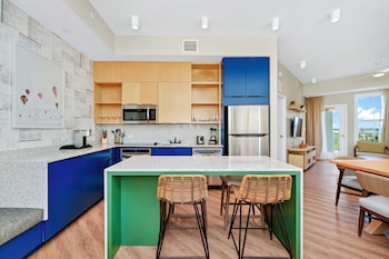 Suite, 2 Bedrooms, Corner | Egyptian cotton sheets, premium bedding, down comforters, in-room safe at Embassy Suites By Hilton Orlando Sunset Walk