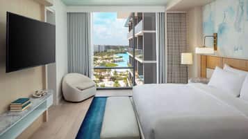Hypo-allergenic bedding, minibar, in-room safe, desk