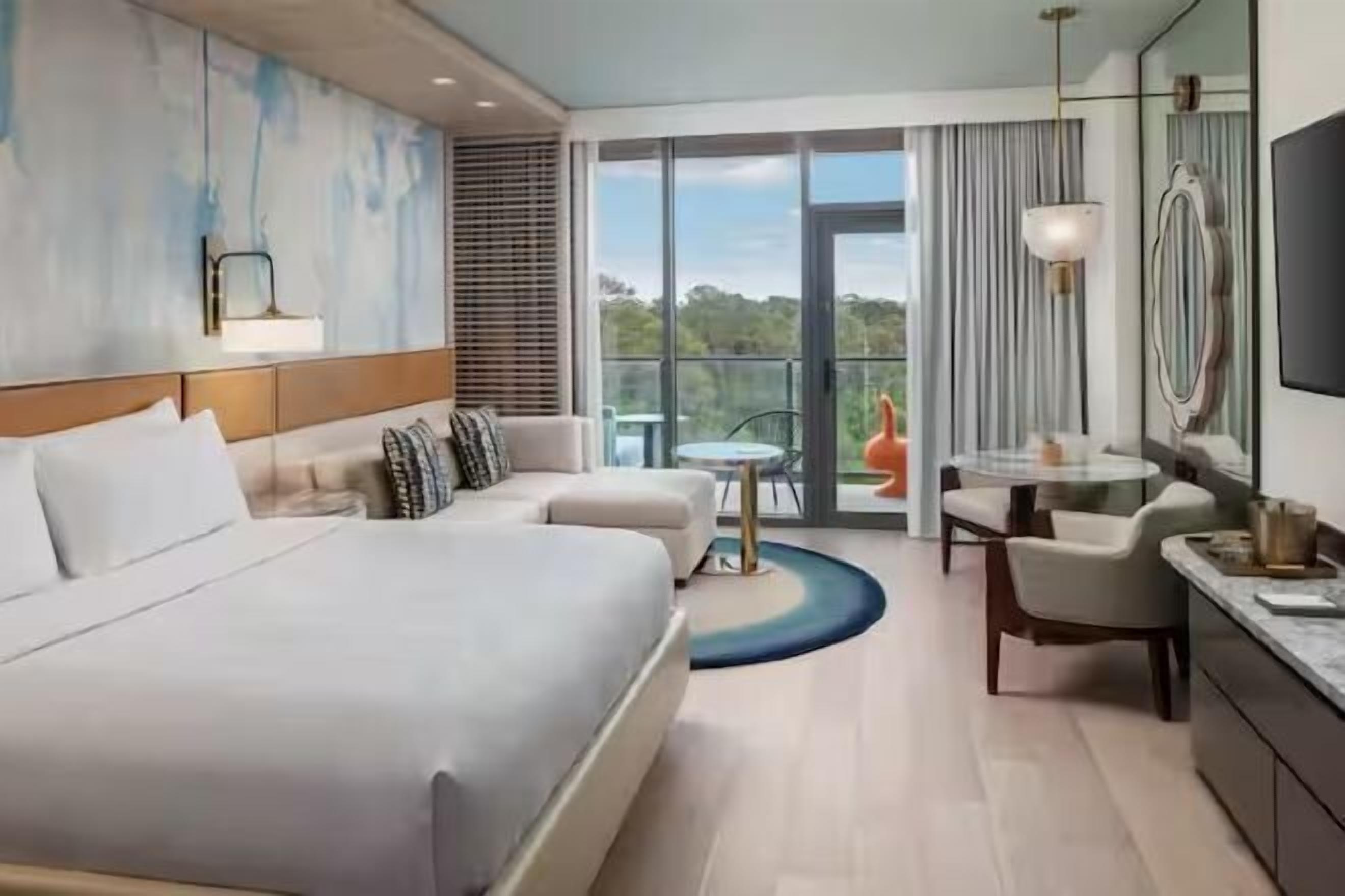 Hypo-allergenic bedding, minibar, in-room safe, desk