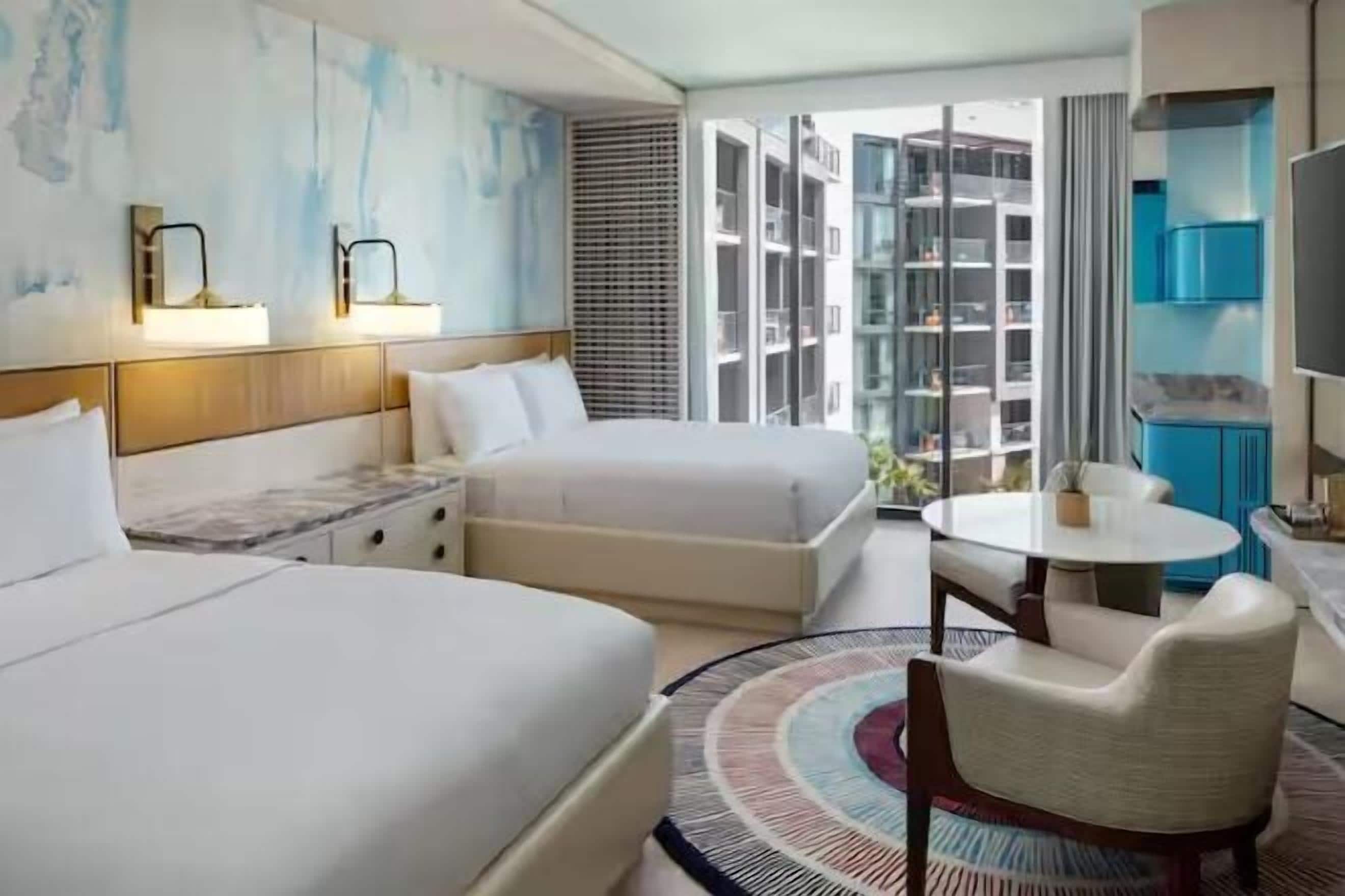 Hypo-allergenic bedding, minibar, in-room safe, desk