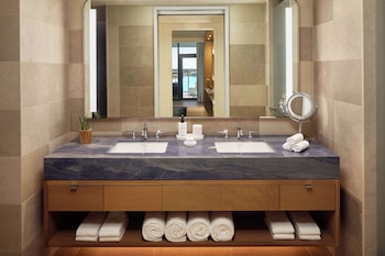 Suite, 1 Bedroom, Balcony (Chairman) | Bathroom | Designer toiletries, hair dryer, bathrobes, slippers at Conrad Orlando