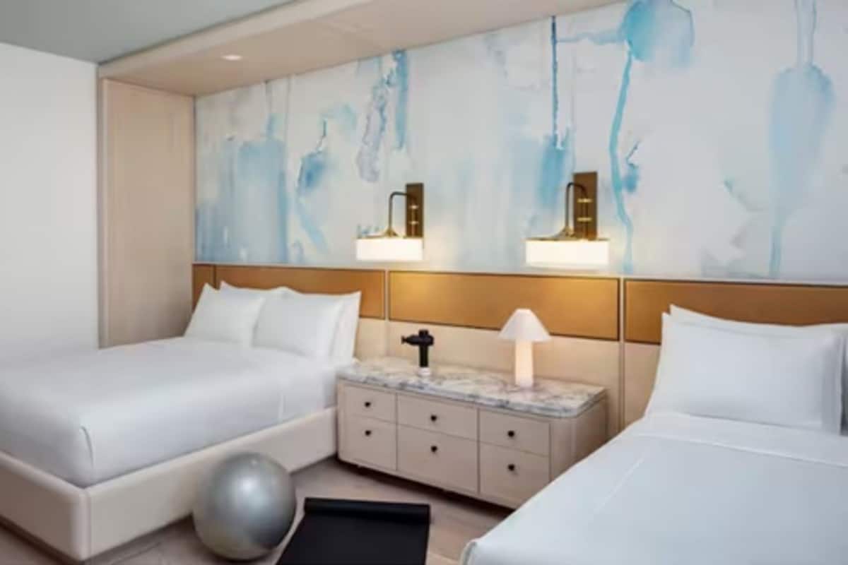 1 bedroom, hypo-allergenic bedding, minibar, in-room safe