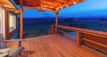 This farmhouse is a 2 bedroom(s), 1 bathrooms, located in Port Angeles, WA.