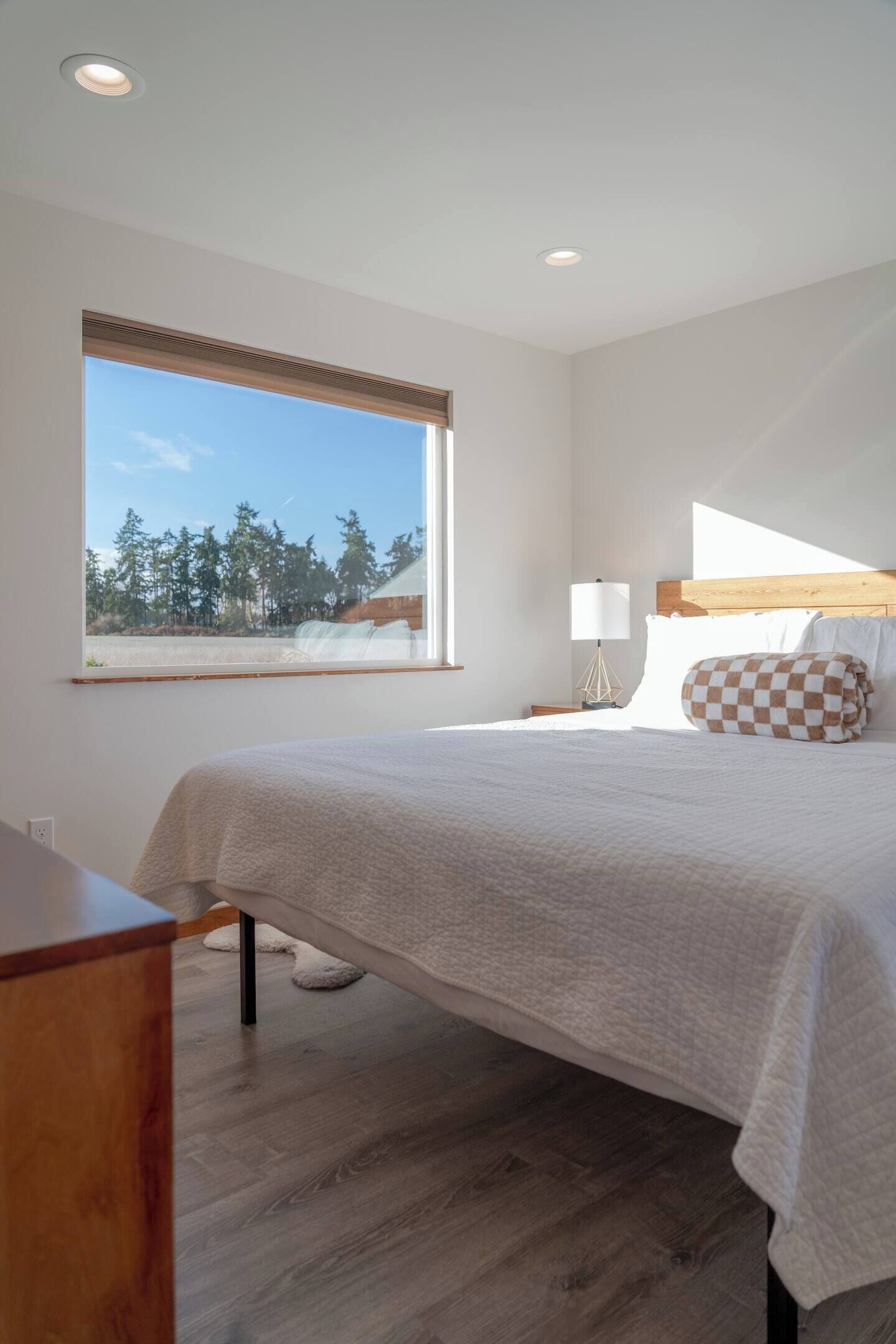 2 bedrooms, iron/ironing board, travel crib, free WiFi