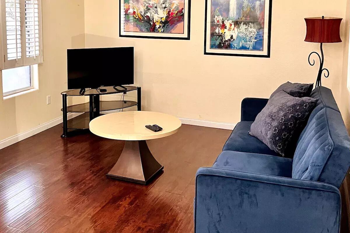 🌞 Homey Inviting Quiet Studio Suite 🌸 Pet-Friendly 🐾 • LV Blvd/Strip South