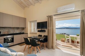 Interior - Light Bay house with direct access to the sea and private beach - SARDINIA UNLIMITED (Olbia)