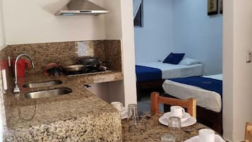 1 habitación y ropa de cama