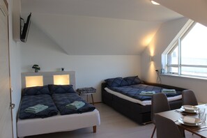 Tabla de planchar con plancha, cunas gratuitas y cuna de viaje