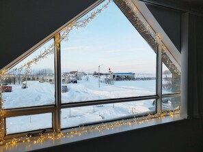 Tabla de planchar con plancha, cunas gratuitas y cuna de viaje